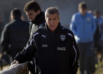 'No venimos a rendir una prueba física, venimos a disputar un partido': Tabárez