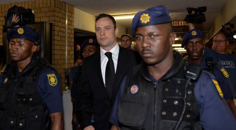 Pistorius saldrá de prisión para quedar bajo arresto domiciliario