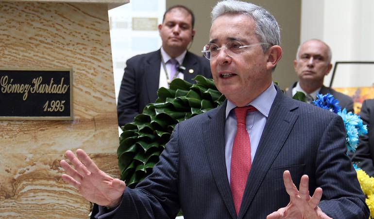 Uribe dice que muchos de sus candidatos perdieron en las urnas pero ganaron credibilidad