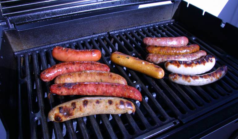Salchichas y tocineta son cancerígenas: OMS