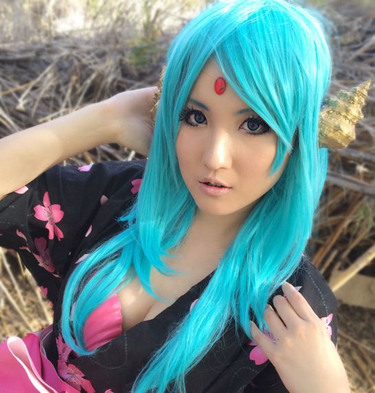 Yoko Ishida. Yoko Ishida.