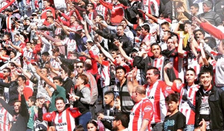 Club argentino pide dinero a sus hinchas para pagarle a los futbolistas