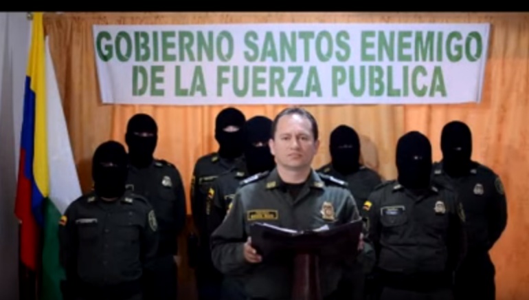video en contra de Santos: Destituido policía que publicó video en contra de Santos