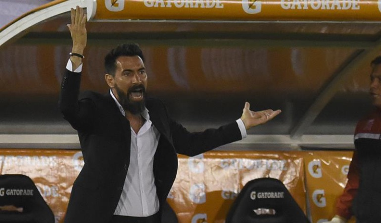 Tenemos que jugar con inteligencia: Dominguez, DT de Huracán