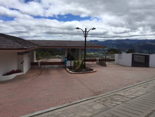 El lujoso condominio que comparten comandantes de la Policía El lujoso condominio que comparten comandantes de la Policía