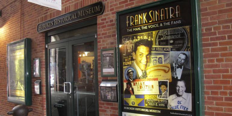En Hoboken, Nueva Jersey, sigue vivo el recuerdo del joven "Franky", el único alumno que llegaba a clase en Cadillac durante los años de la Gran Depresión en Estados Unidos.