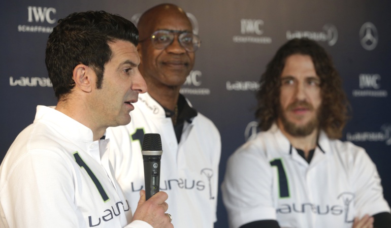 Figo dice que es "muy joven" y tiene tiempo para intentar presidir la FIFA