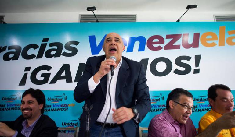 El secretario de la Mesa de la Unidad de Democrática, Jesus Toreralba, durante una rueda de prensa en Caracas.