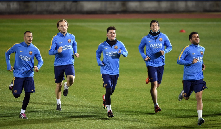 Barcelona realiza su primer entrenamiento en Japón