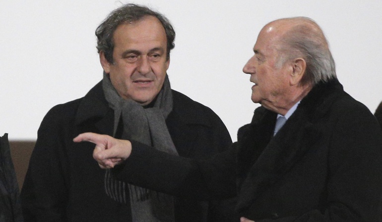 Blatter y Platini sanción de ocho años corrupción FIFA: Una sanción de ocho años une de nuevo a Blatter y Platini
