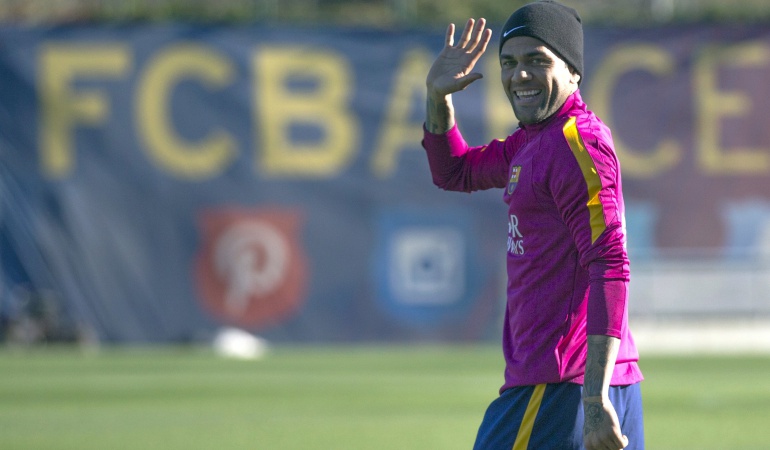 Dani Alves insultó a la prensa Barcelona: Dani Alves insulta a la prensa y Barcelona rechaza su comportamiento