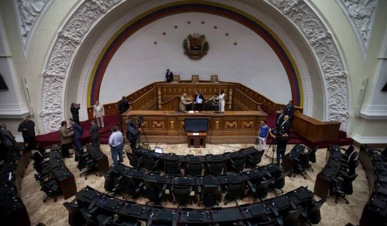 Venezuela Parlamento: Suspenden sesión del Parlamento venezolano por "inasistencia" de diputados