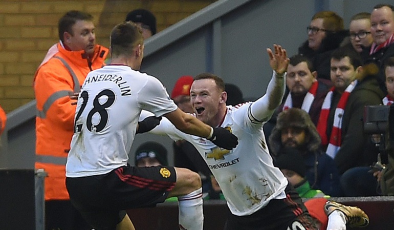 Manchester United se lleva el clásico en Anfield gracias a De Gea y Rooney