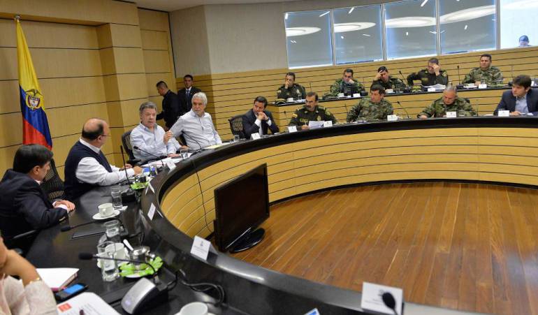 Santos prórroga restricción de porte de armas hasta 31 de diciembre de 2016