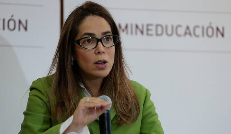 francés colegios públicos Ministerio Educación: Gobierno evalúa enseñar francés en colegios públicos del país