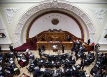 Asambleas chavistas aprueban la emergencia económica rechazada por Parlamento
