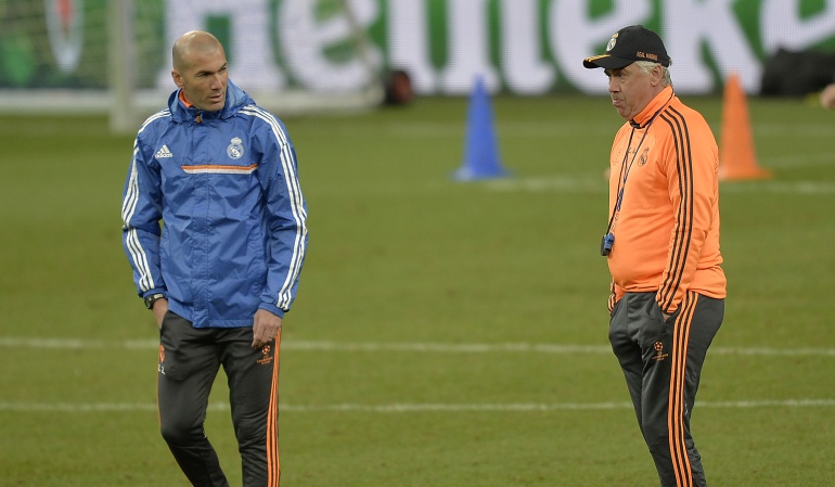 Zidane (I) y Ancelotti (D)