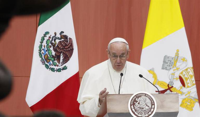 Visita del papa a México: El papa llama a los obispos mexicanos a enfrentar con coraje el flagelo del narcotráfico