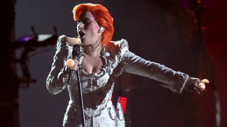 Lady Gaga: tributo y tatuaje a David Bowie y su alter ego Ziggy Stardust: Lady Gaga, tributo y nuevo tatuaje en honor a David Bowie