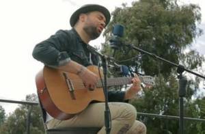 Santiago: 'Aquí me tienes', canta Santiago Cruz a sus fans Santiago: 'Aquí me tienes', canta Santiago Cruz a sus fans