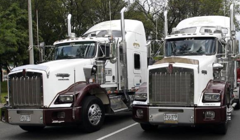 Transportadores amenazan con paro indefinido: Transportadores de carga amenazan con paro indefinido
