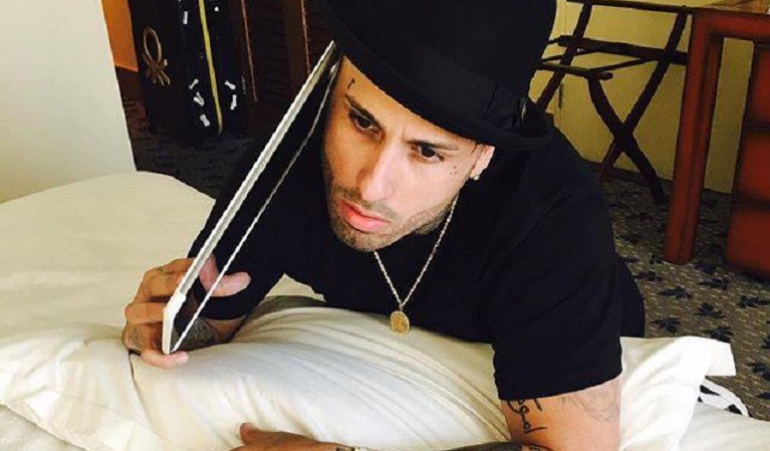 Nicky Jam defiende el reggaetón, dice que es chistoso y no obsceno: El reguetonero Nicky Jam defiende su música y dice que no es "obscena"