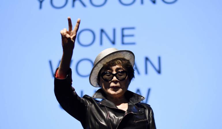 Yoko Ono, hospitalizada en Nueva York con "fuertes síntomas de gripe"