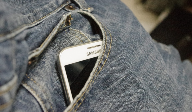Cargar los celulares en los bolsillos podría producir infertilidad en los hombres: Cargar el celular en el bolsillo genera infertilidad en los hombres