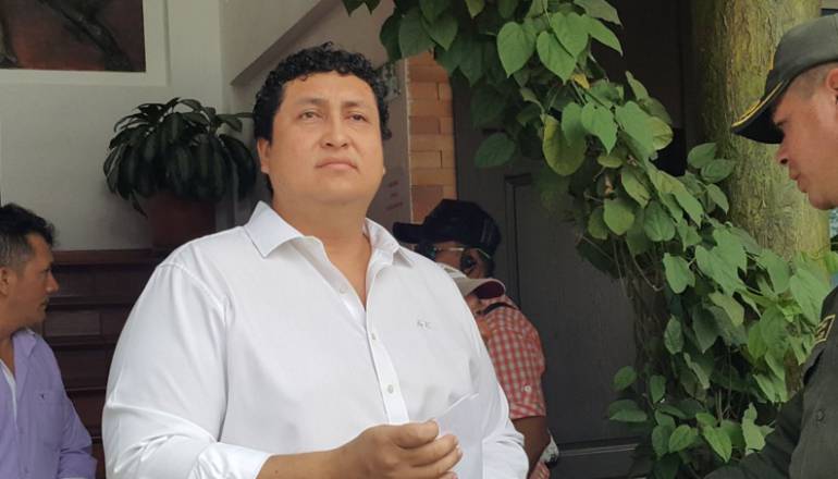 Jhon Calzones se entregó a la Policía: Se entregó a la Policía el suspendido alcalde de Yopal, "Jhon Calzones"