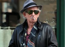 Keith Richards critica a Adele por no componer las canciones de su disco '25'