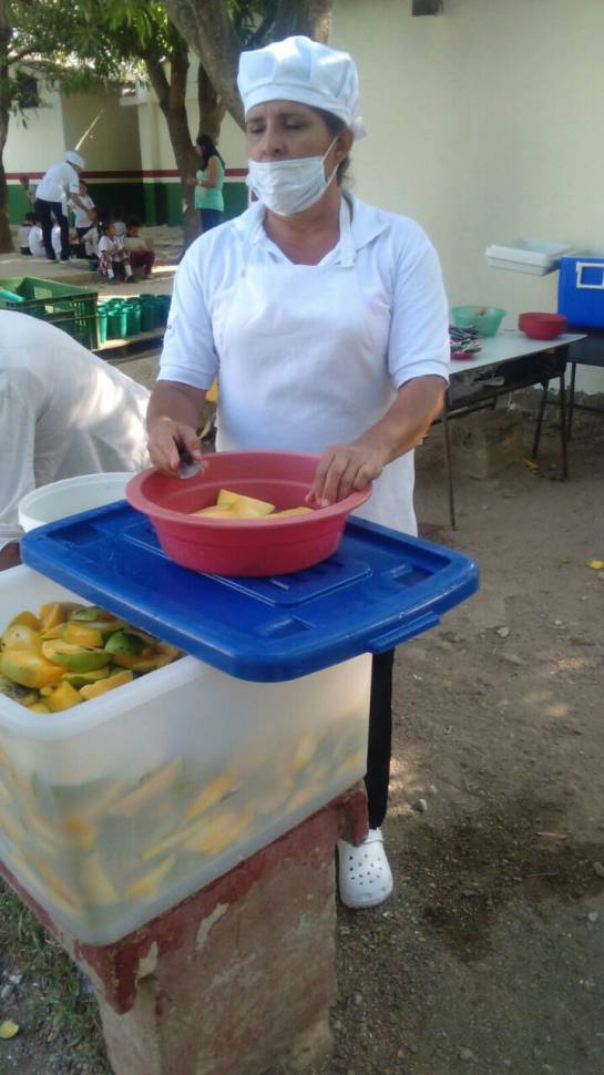 Estudiantes de Aguachica, Cesar, desayunan huevo con mango: Contraloría Estudiantes de Aguachica, Cesar, desayunan huevo con mango: Contraloría