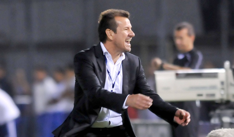 Dunga sigue al frente de la selección brasileña