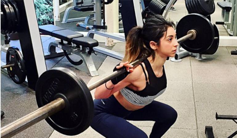 Mujer se convierte en pesista después de superar la anorexia: Joven sorprende con su figura en Instagram luego de superar la anorexia