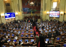Congreso pide a Gobierno y a ELN cese el fuego y acelerar inicio de diálogos
