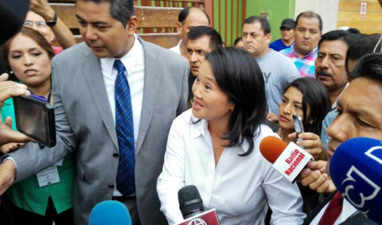 Keiko ganó comicios pero tendrá que disputar segunda vuelta, según sondeos a boca de urna