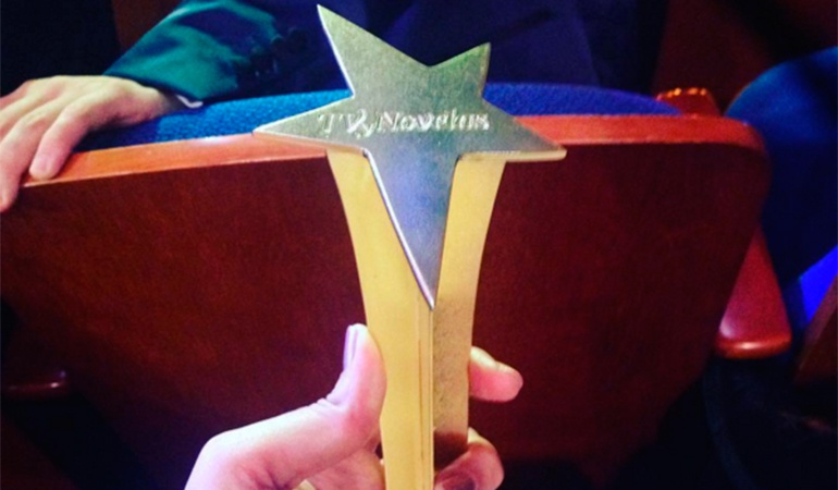 Premios TVyNovelas 2016: Kimberly Reyes, Orlando Liñán, Laura Tobón y más famosos con sus trofeos: Ganadores de los Premios TVyNovelas posan con sus trofeos