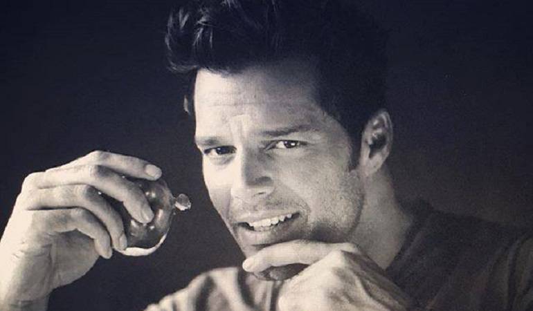 Beso de Ricky Martin: Fan de Ricky Martin pagó 90 mil dólares por besarlo
