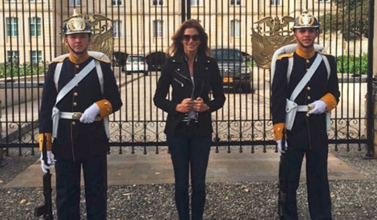 Cindy Crawford en Bogotá: la modelo comparte foto desde el Capitolio: Cindy Crawford disfruta de lugares turísticos de Bogotá