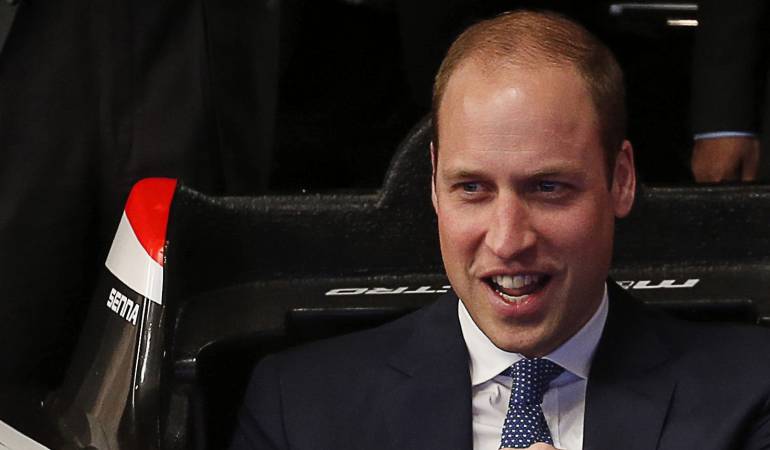 Principe Guillermo de Inglaterra dice estar listo para asumir el trono cuando sea necesario: El príncipe Guillermo responde a las críticas sobre sus compromisos oficiales