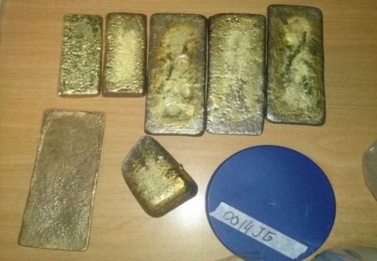 Oro mina ilegal: $5.000 millones en oro quedarían en manos del Estado Oro mina ilegal: $5.000 millones en oro quedarían en manos del Estado
