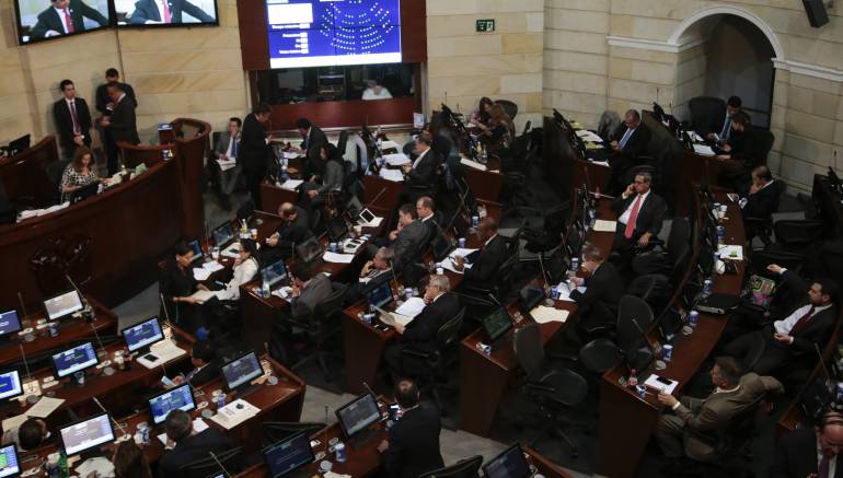Cámara de Representantes dará de baja y subastará 110 vehículos