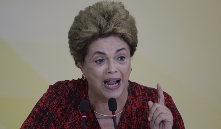Corrupción en Brasil: "Estoy cansada de los desleales y los traidores, pero no de luchar": Dilma Rousseff