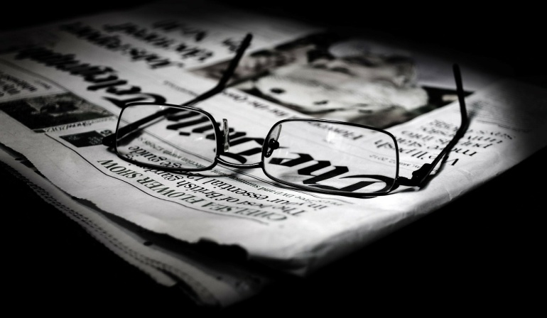 ¿Cuál es el paso a seguir para los medios de comunicación?: Es el momento en que los medios deben decidir si morir o reinventarse