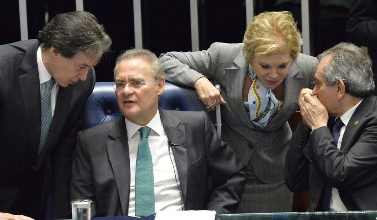 Senado brasileño empieza a obtener mayoría de votos para apartar a Rousseff del cargo