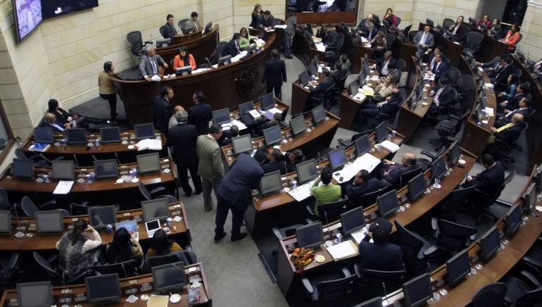 Congresistas se negaron a publicar declaración de renta: Congresistas se negaron a aprobar iniciativa que les obligaba a publicar declaración de renta