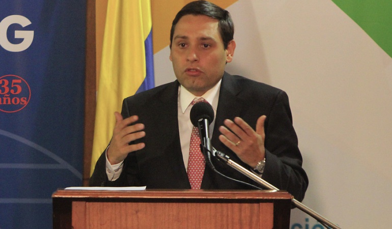 seguridad privada: Senador Lizcano niega mico en proyecto que regula la seguridad privada