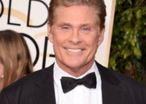 David Hasselhoff dice que su exmujer lo tiene en la ruina