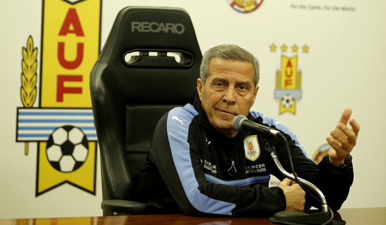 Tabárez dice que Suárez tiene la "ansiedad lógica" por volver a entrenarse
