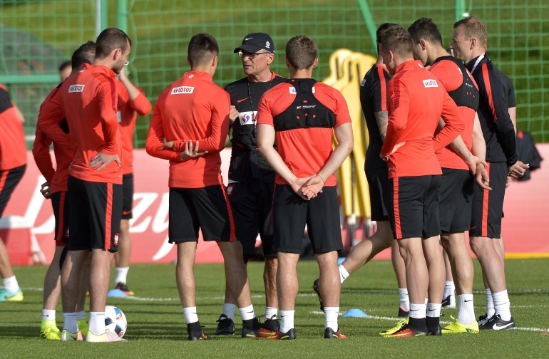 Seleccionador polaco confirma lista de 23 jugadores que disputarán Eurocopa 2016