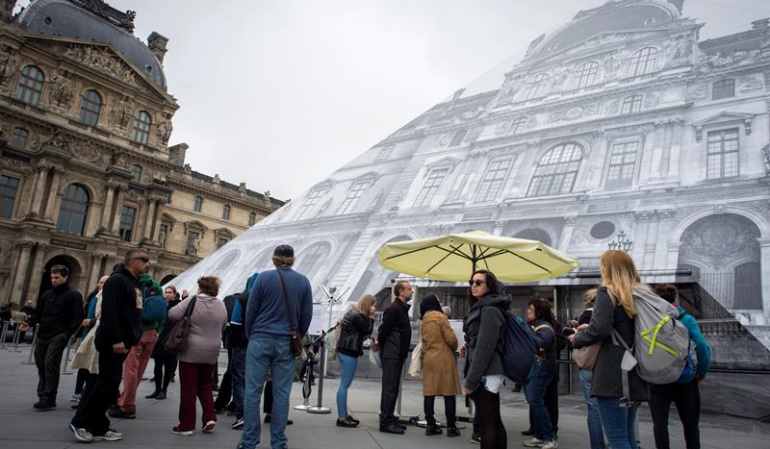Francia inundaciones Museo del Louvre: El Louvre cerró sus instalaciones para evacuar las obras de las zonas inundables